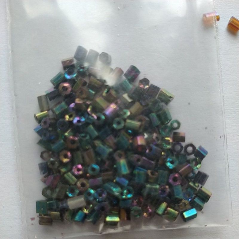 25-50gam cườm gẫy 3mm nhiều màu