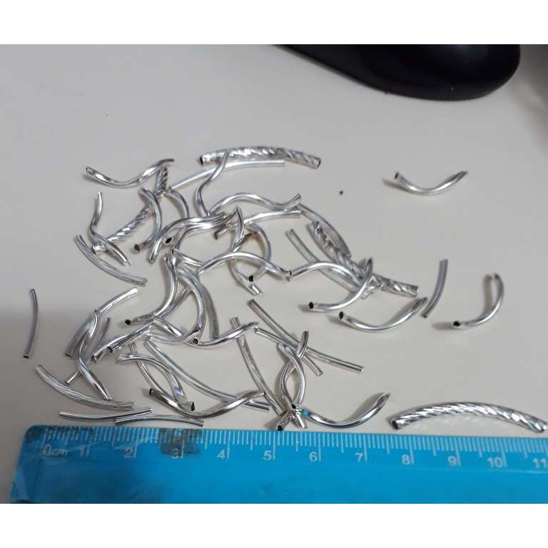 Ống xỏ làm vòng trang sức