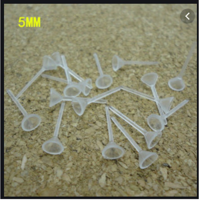 100 đế nhựa làm hoa tai sát size 2-3-4-5mm