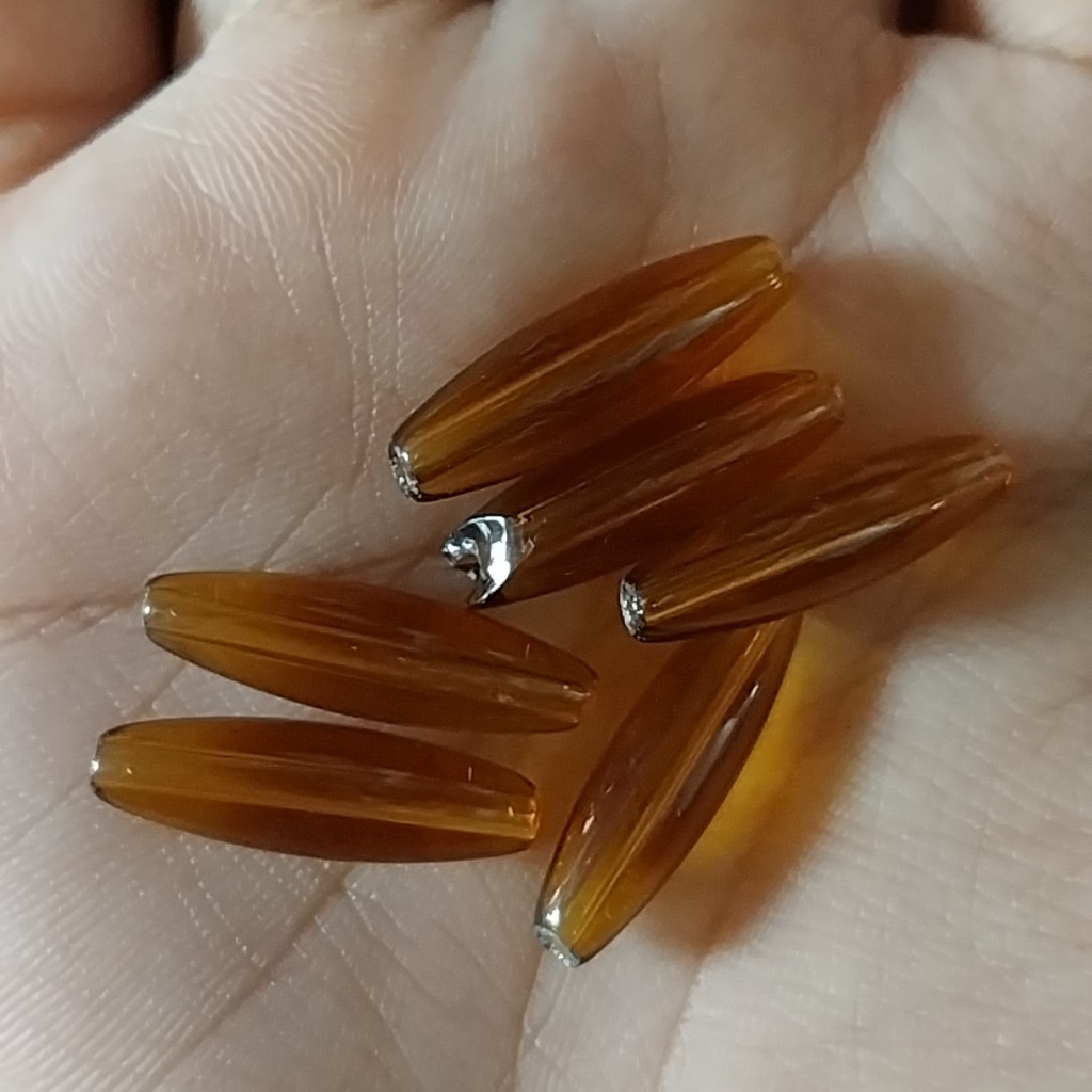 15gam (10 hạt) đá thủy tinh nhân tạo lu thống 6x22mm (có 9 màu) có lỗ xỏ làm vòng