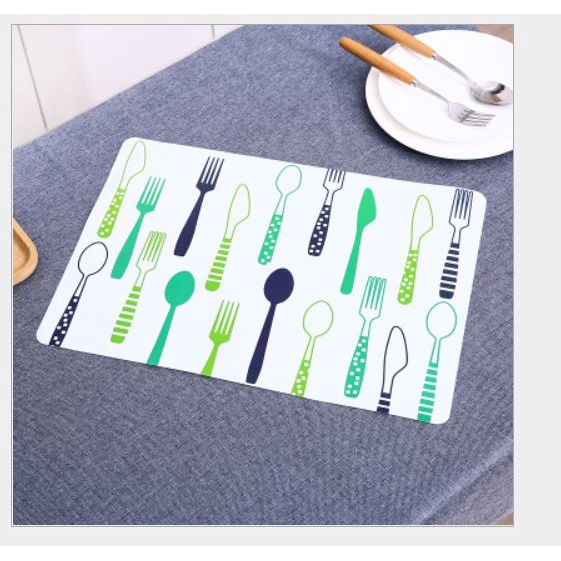 Tấm lót bàn ăn chống thấm cách nhiệt chống trượt nhiều màu ngộ nghĩnh chất liệu nhựa PVC