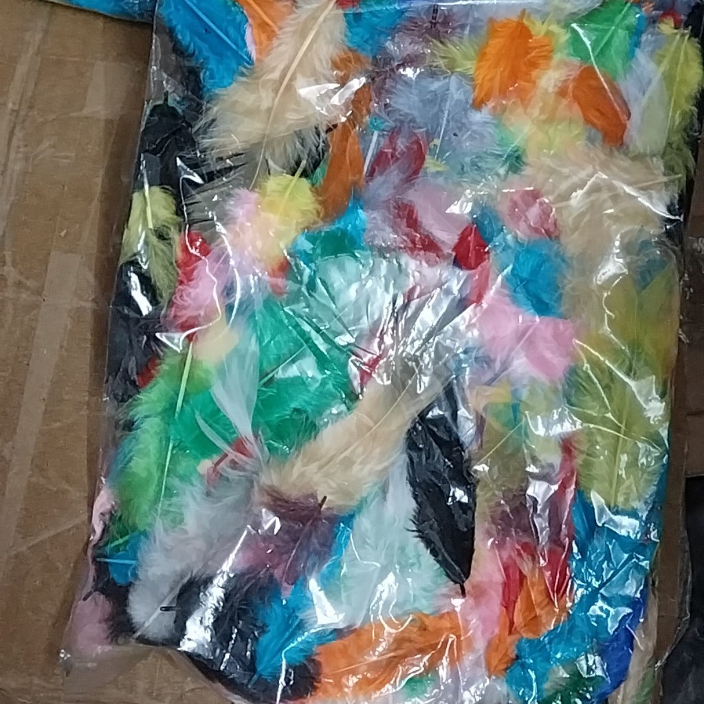 Lông vũ gói 7gam đủ màu dài 4-10CM (khoảng 80-90 cái)