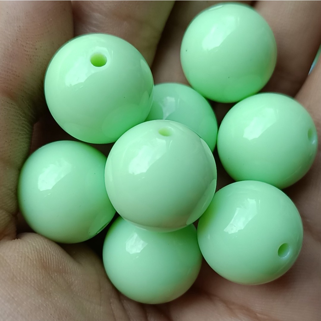 hạt nhựa 18mm tròn bóng đep nhiều màu có lỗ xỏ dây cỡ 2mm