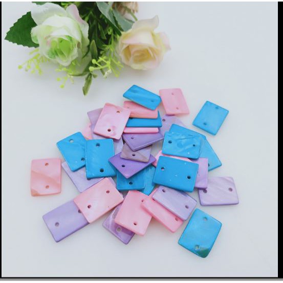 20gam (10 cái) vỏ sò hình chữ nhật 17x23mm có 2 lỗ treo làm trang sức (p160-29)