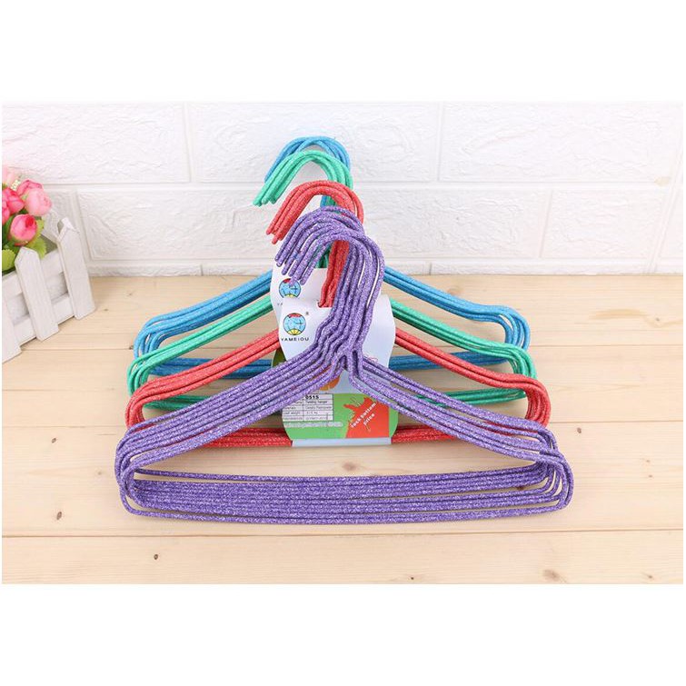 10 móc quần áo nhôm mạ màu tĩnh điện đẹp, bền bỉ