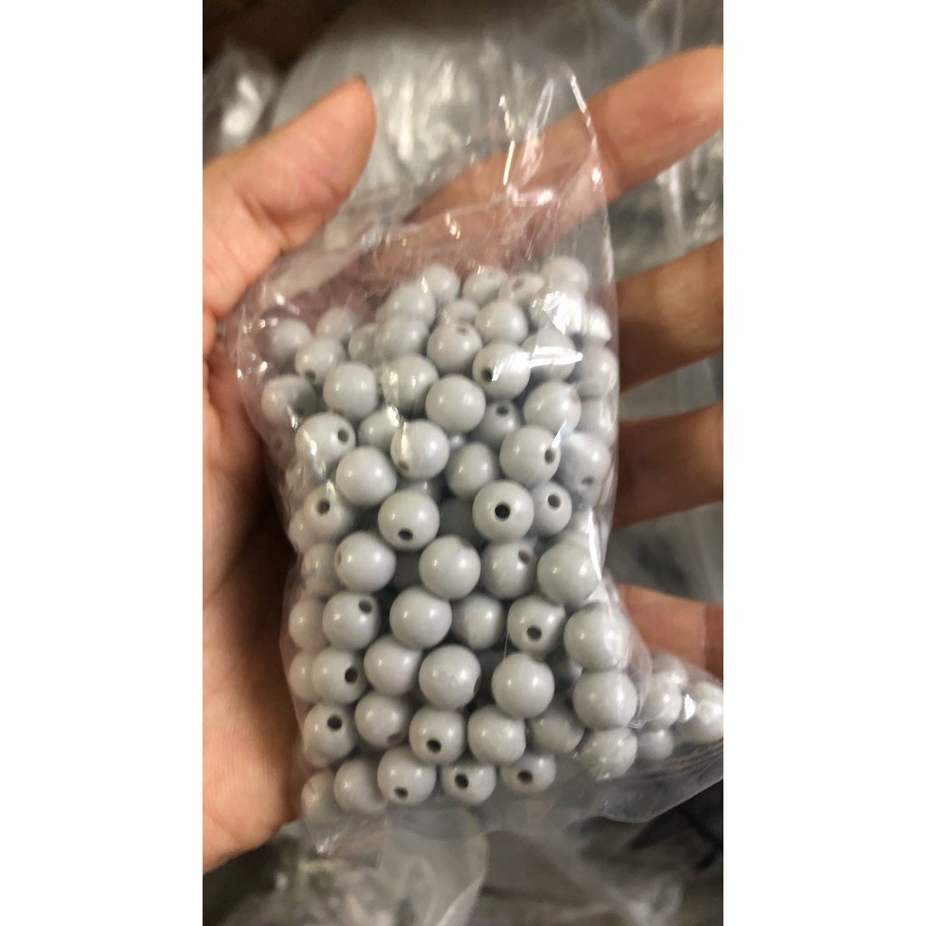 35 hạt nhựa tròn màu xám 8mm (gói 10gam) có lỗ xỏ làm vòng tay, vòng cổ (TL)