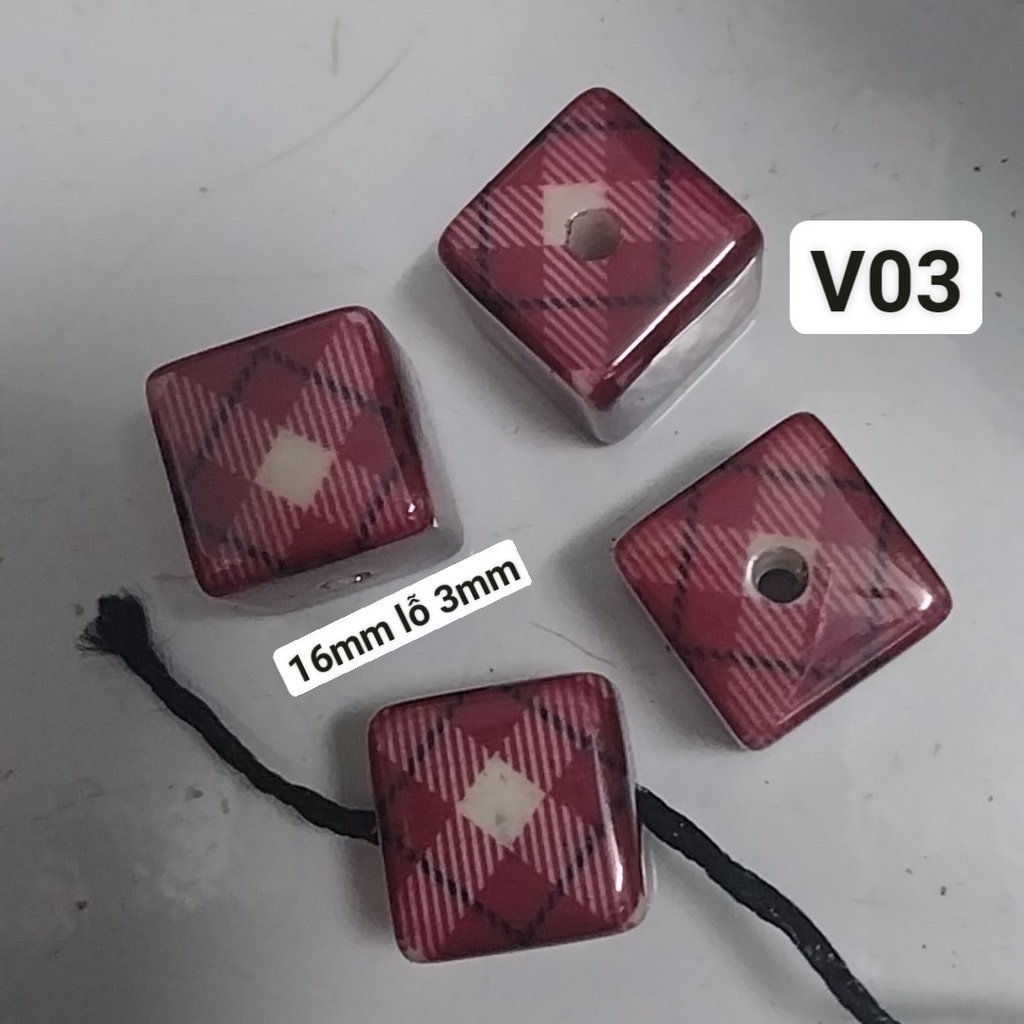 10gam hạt nhựa vuông, hình thoi có lỗ xỏ  16mm- V01, V02- V03- V04