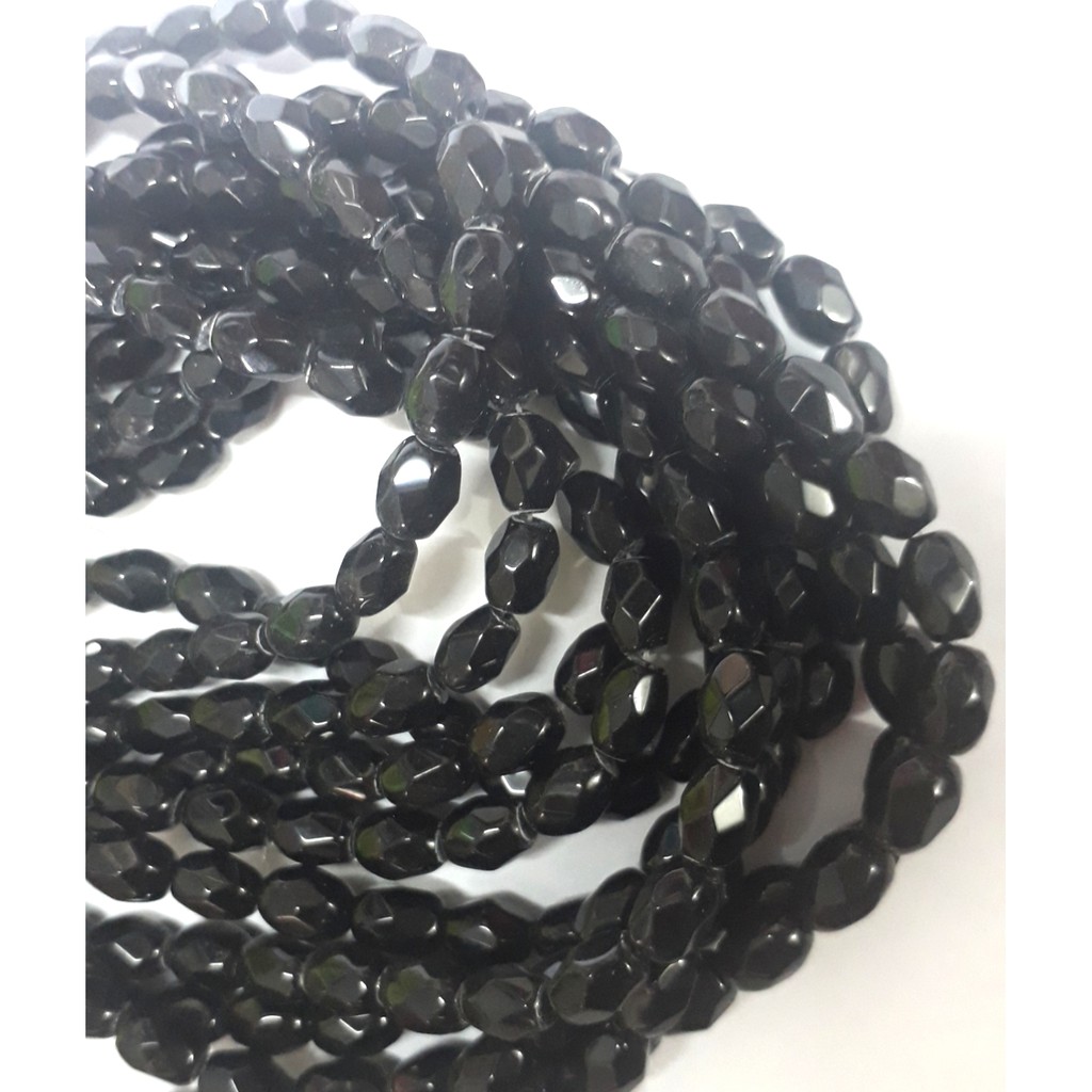 1 dây 43 hạt đá nhân tao đen góc cạnh size 5X 8mm