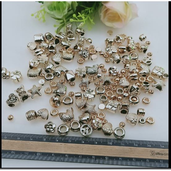 gói 50gam charm xỏ hỗn hợp màu vàng nhạt mix vòng trang sức (P160-23)