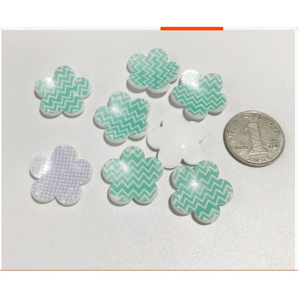 (p143-41) 25-100gam patch hoa nhựa xanh 2cm làm cột tóc, trang trí