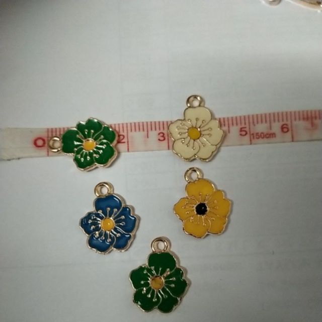 2 cái Mặt hoa 5 cánh nhiều màu