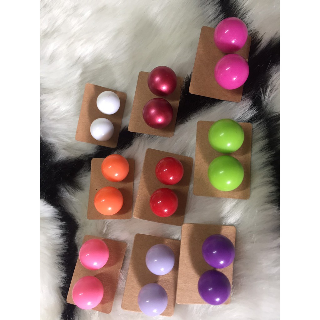 01 đôi bông tai nhiều màu để chọn