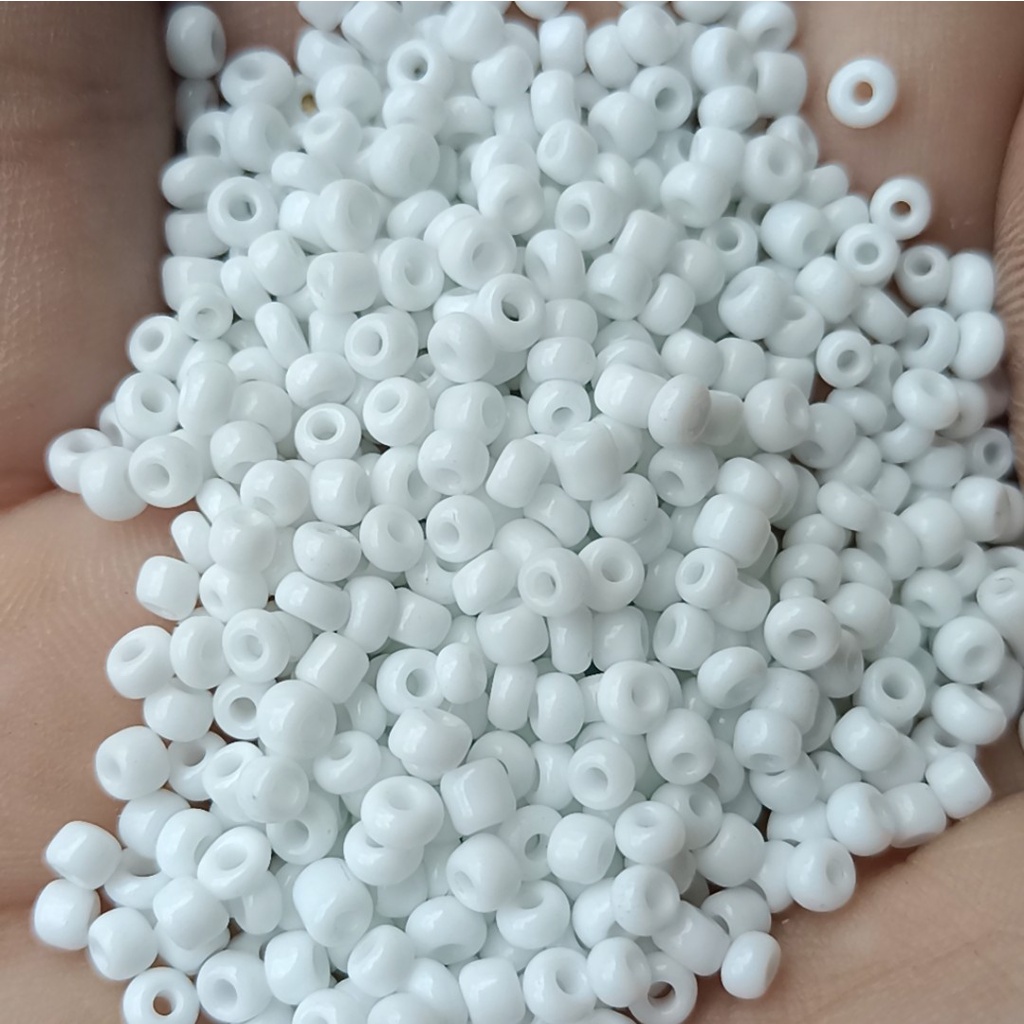 gói 450gam hạt cườm trung 3mm nhiều màu