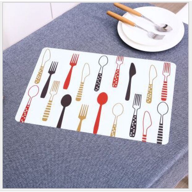 Tấm lót bàn ăn chống thấm cách nhiệt chống trượt nhiều màu ngộ nghĩnh chất liệu nhựa PVC