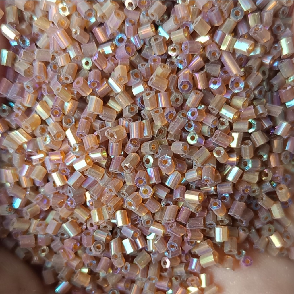 10 gam cườm gẫy dài 2,5-3mm các màutrang trí trang sức vòng tay, vòng cổ, dây đeo khẩu tang, đính trang trí quần áo....