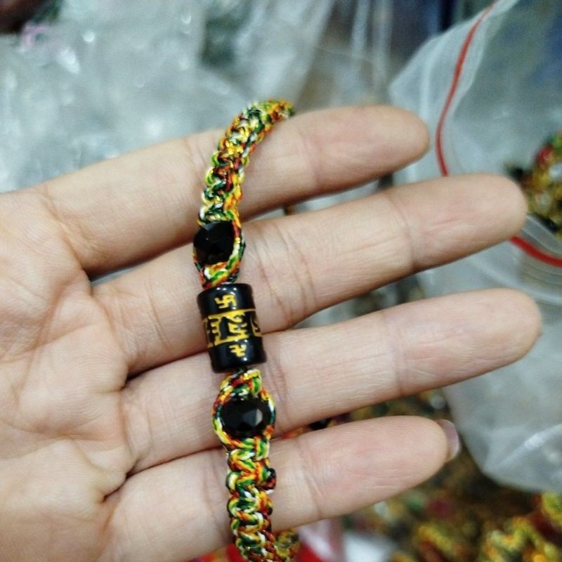 Vòng tay may mắn đan từ chỉ ngũ sắc tây tạng và mix chú Omina