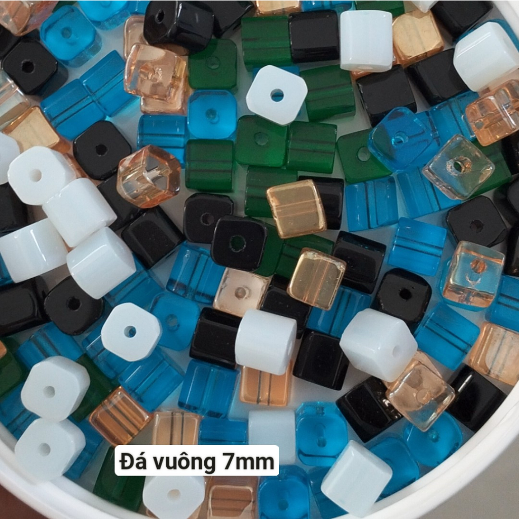 10-100 gam Đá thuỷ tinh vuông 7mm nhiều màu.