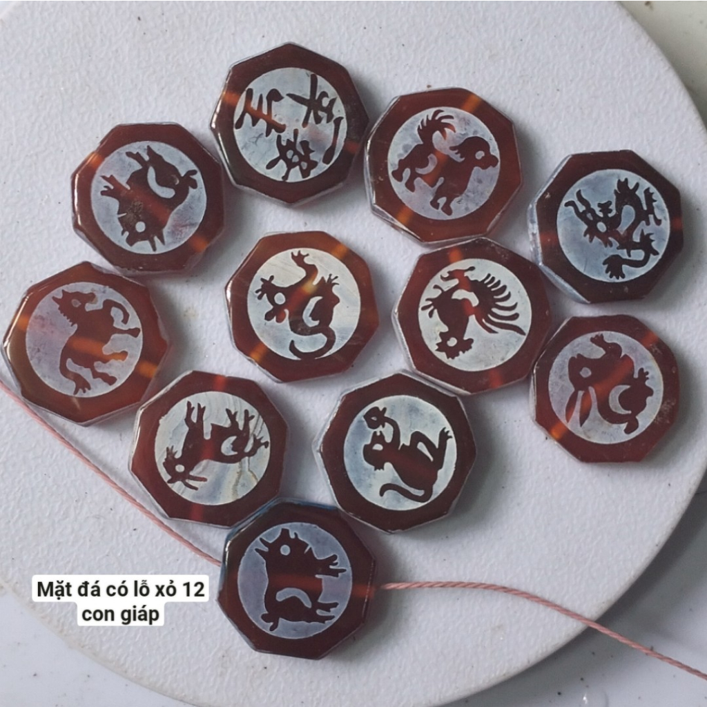 1 viên đá lỗ xỏ 12 con giáp