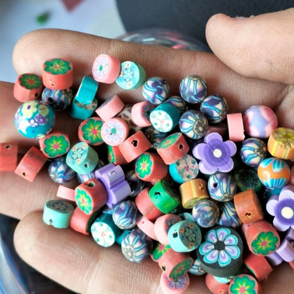 10 Charm đất sét mềm nhiều kiểu size 5x10mm có lỗ xỏ