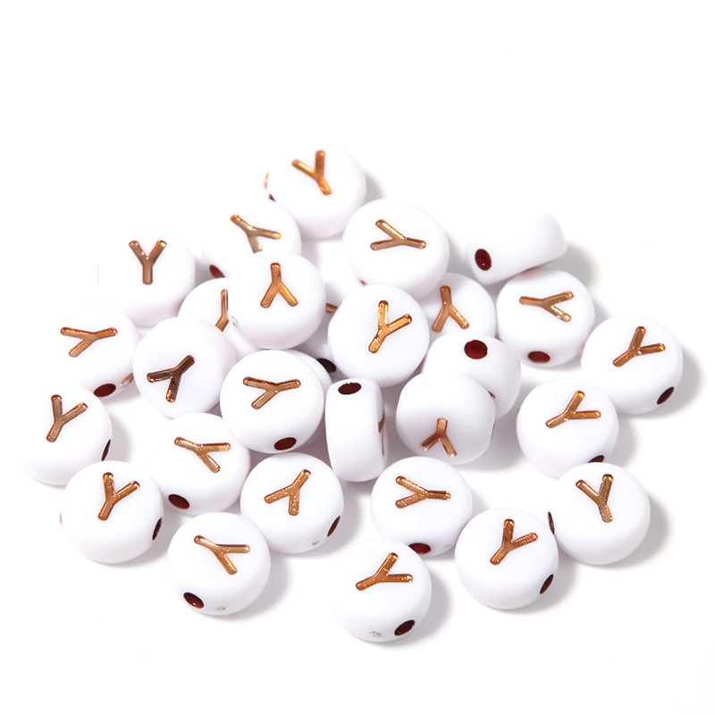 (chọn chữ) 50- 100 chữ nền trắng chữ vàng gold 4x7mm CÓ LỖ XỎ làm vòng hạt