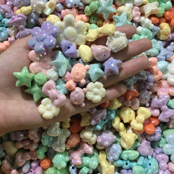 50-500gam charm to mix  ngẫu nhiên ,hạt charm holo  bóng đẹp có lỗ xỏ