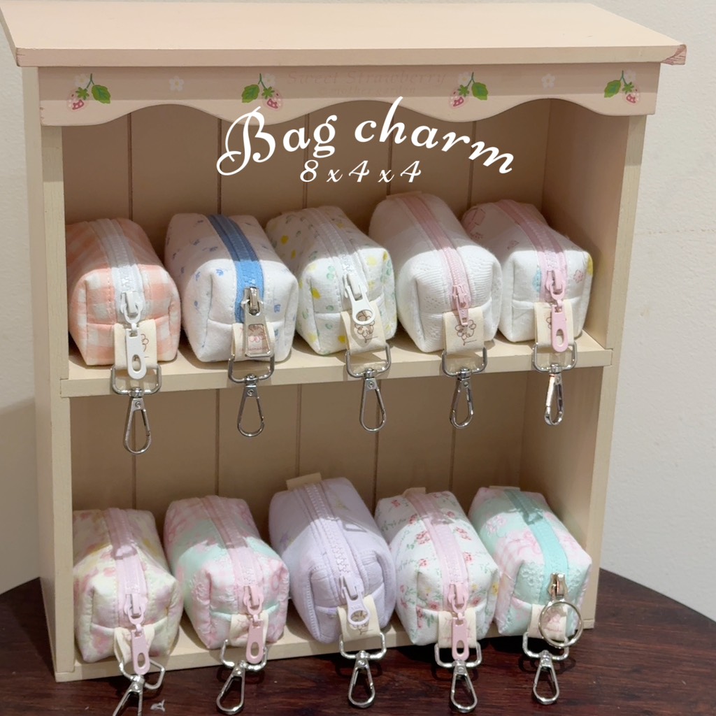 Bag charm 8x4x4