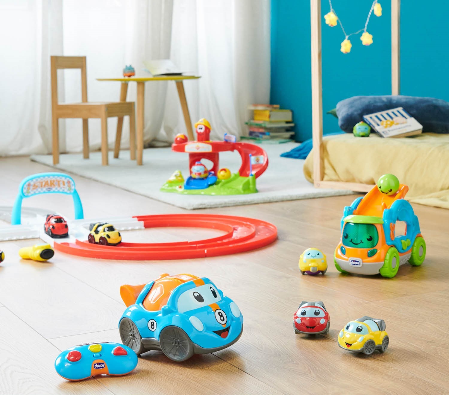 Xe ô tô đẩy tay điều khiển từ xa Chicco