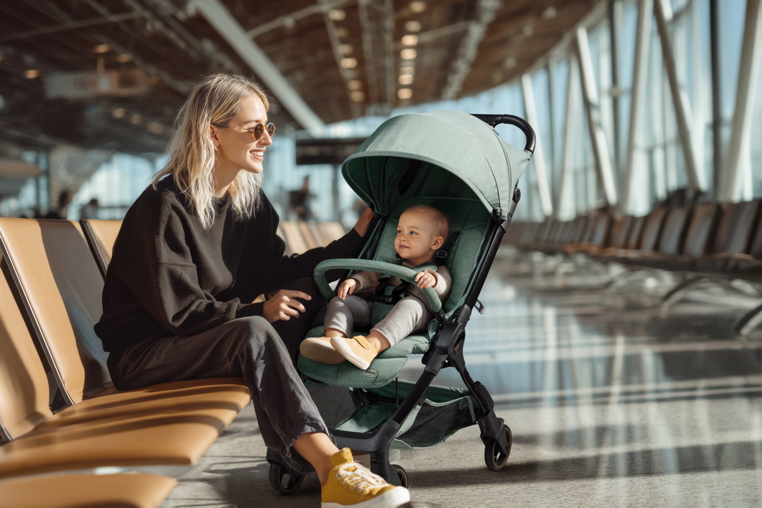 Xe đẩy du lịch Chicco Aero We - Màu ghi yến mạch