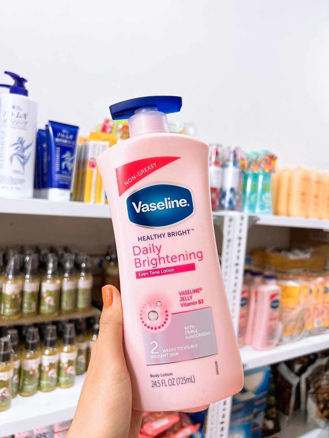 Sữa Dưỡng Thể Vaseline Healthy Bright Daily Brightening Even Tone Lotion 725ml