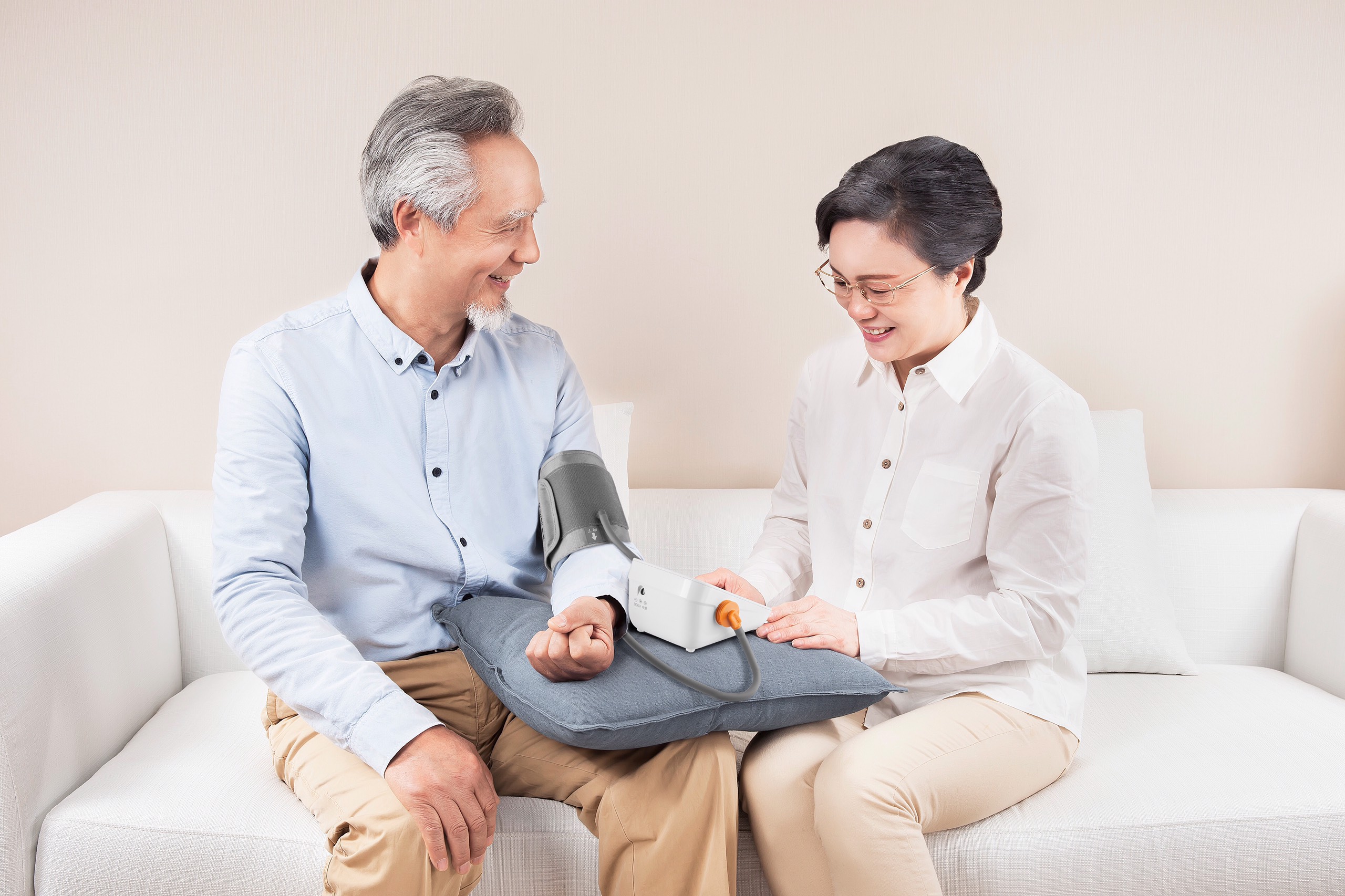 5 LÝ DO MÀ BẠN NÊN MUA MÁY ĐO HUYẾT ÁP ĐIỆN TỬ??