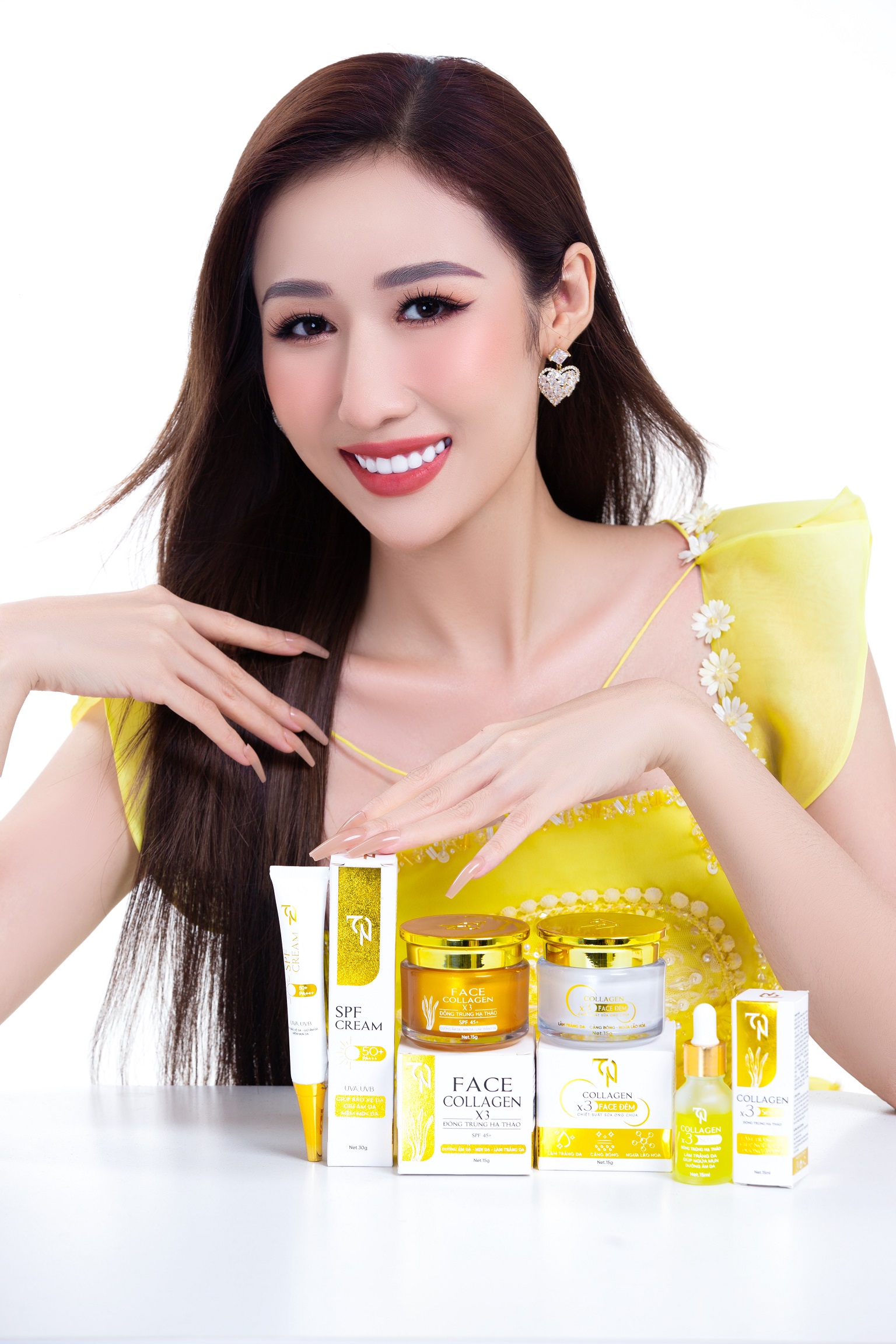 TRAO QUÀ 20 TRIỆU CHO CHỊ NGỌC TRÚNG THƯỞNG KHI MUA COMBO FACE