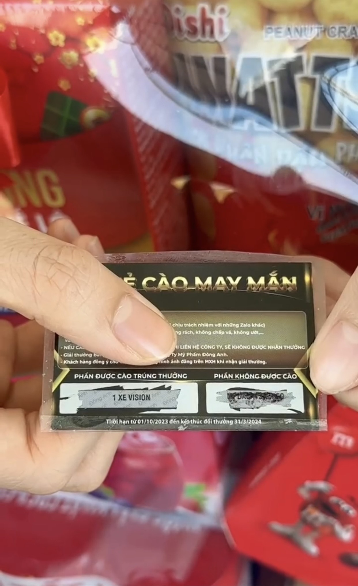 TRAO QUÀ CHO KHÁCH HÀNG TRÚNG XE VISION KHI MUA TRÀ GIẢM CÂN VỊ ĐÀO