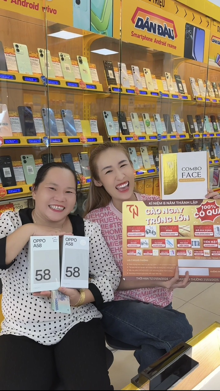 TRAO QUÀ CHO KHÁCH HÀNG TRÚNG PHIẾU MUA ĐIỆN THOẠI