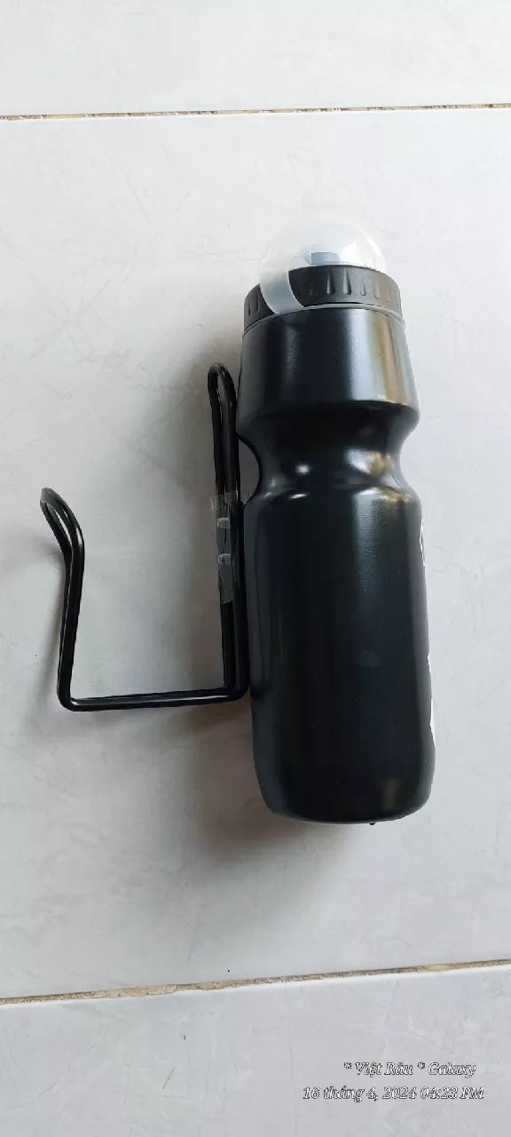 gia-giu-binh-nuoc-cho-xe-dap-co-thuc-su-can-thiet-cho-cac-tay-dua-chuyen-nghiep