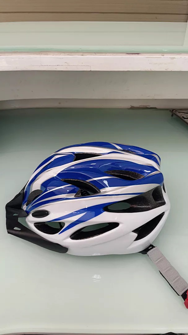 mu-bao-hiem-xe-dap-nhap-khau-sieu-nhe-thoang-khi-an-toan-khi-dap-xe