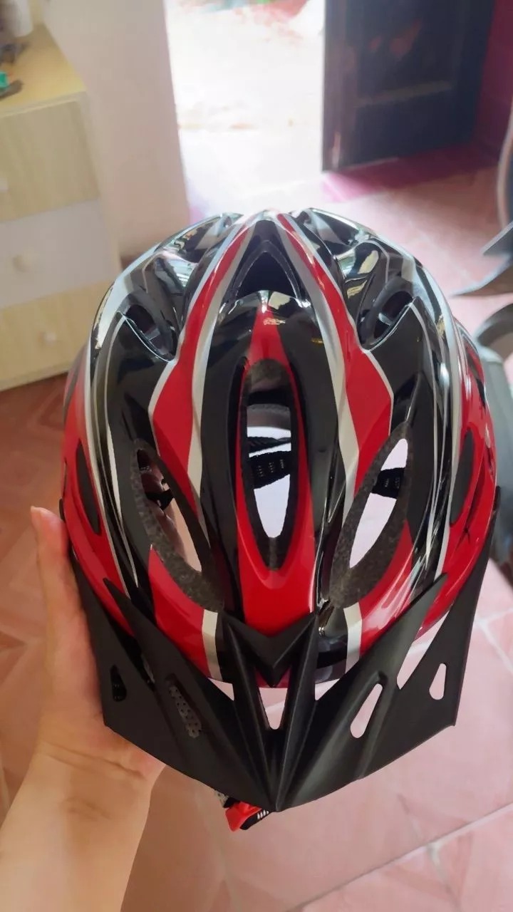 mu-bao-hiem-xe-dap-kieu-dang-dep-nao-duoc-ua-chuong-nhat