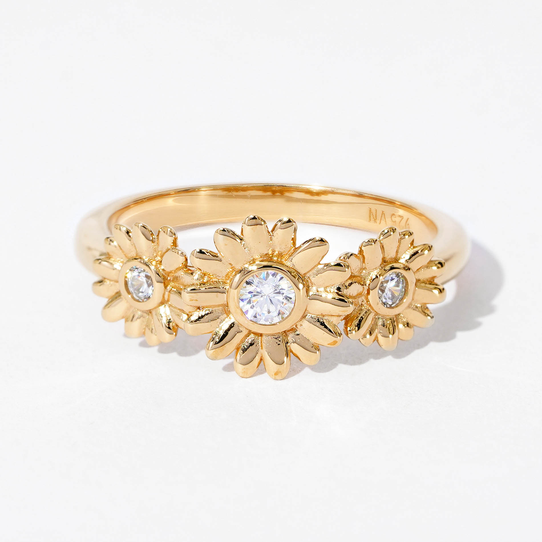 Daisy Rig Golden Daisy Ring