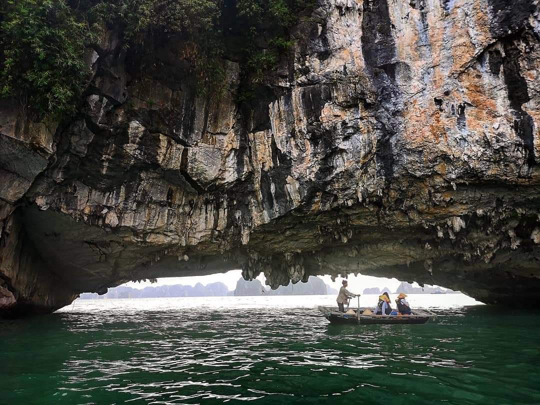 [ HẠ LONG, YÊN TỬ ] Vịnh Hạ Long - Titop - Hang Luồn 1N ( tàu Otis VIP + ăn set menu )