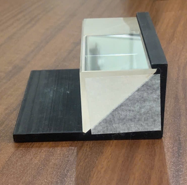 Lăng kính soi mẫu