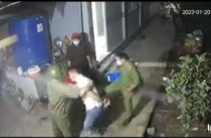 Bến Tre: Làm rõ thông tin liên quan clip 'công an xã đánh dân' Bến Tre: Làm rõ thông tin liên quan clip 'công an xã đánh dân'