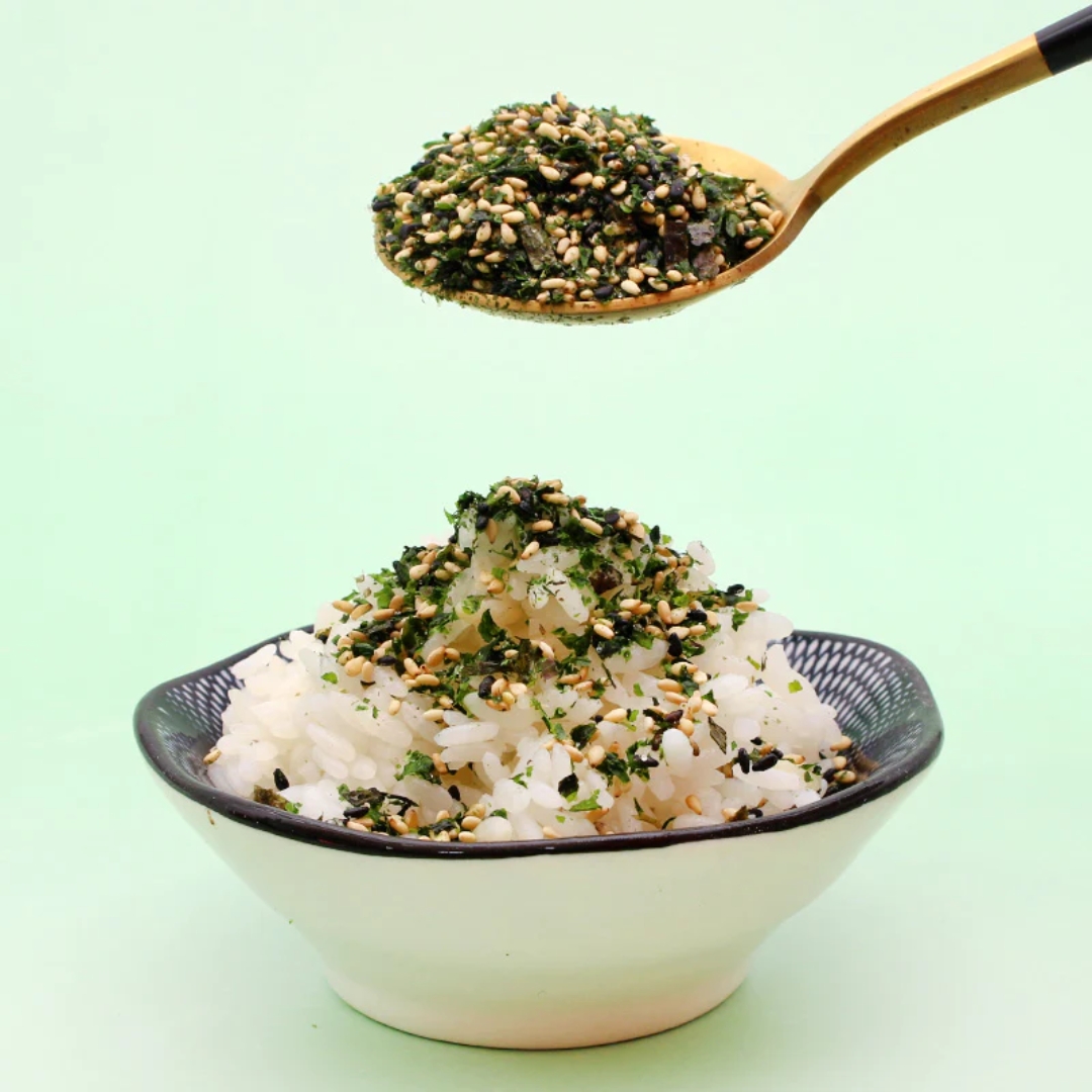 Gia vị rắc cơm Furikake rong biển, mè rang và cá ngừ Yoo Kyung Bin 220g