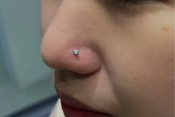 Ảnh 2 vị trí xỏ khuyên được bạn nữ yêu thích TinyBox - 11/2024
