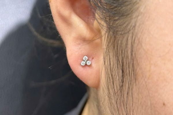 Xem ngay "điểm xỏ đẹp" của vị trí Lobe trên tai các bạn nữ