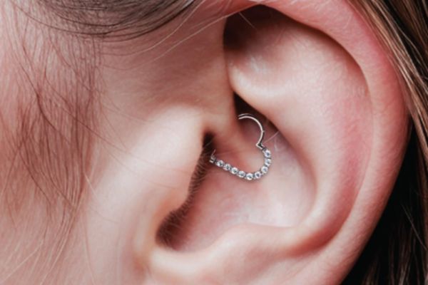 Xỏ Daith bao nhiêu tiền?