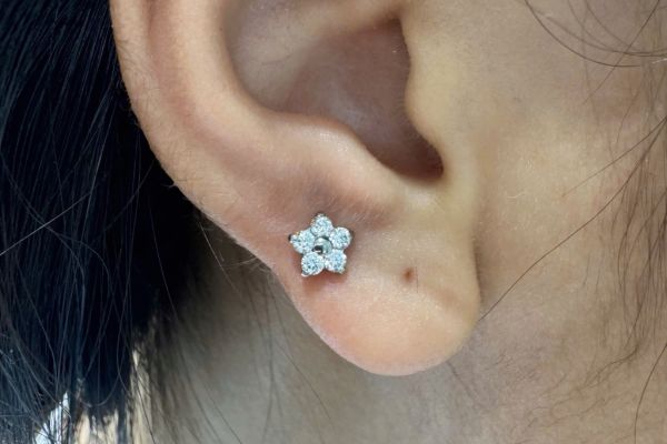 Xem ngay "điểm xỏ đẹp" của vị trí Lobe trên tai các bạn nữ
