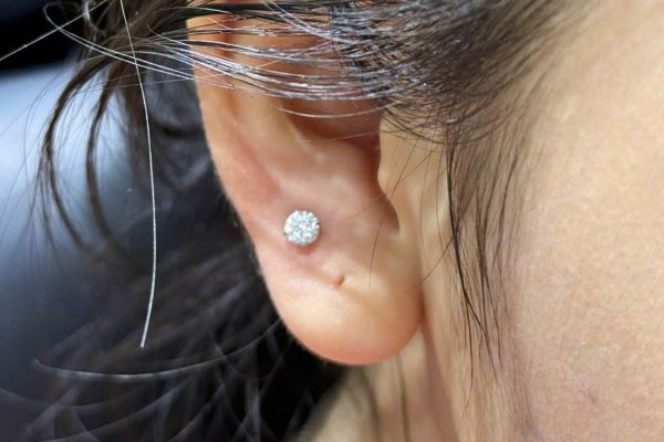 Xem ngay "điểm xỏ đẹp" của vị trí Lobe trên tai các bạn nữ