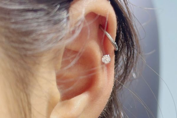 Ảnh xỏ Helix của các bạn nam và nữ tại TinyBox - 11/2024