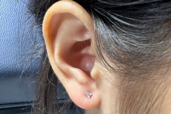 Ảnh xỏ Lobe