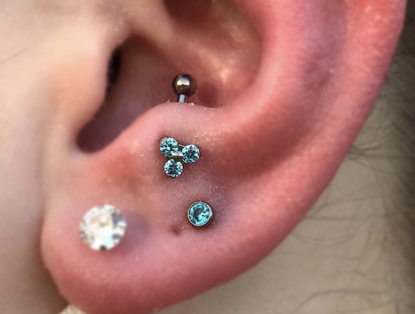 xỏ tai anti tragus và xỏ helix