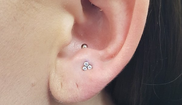 xỏ tai anti tragus và xỏ helix